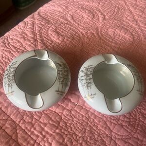 Vintage pair of Gold Bamboo Fukagawa porcelain personal ashtrays. Made i…